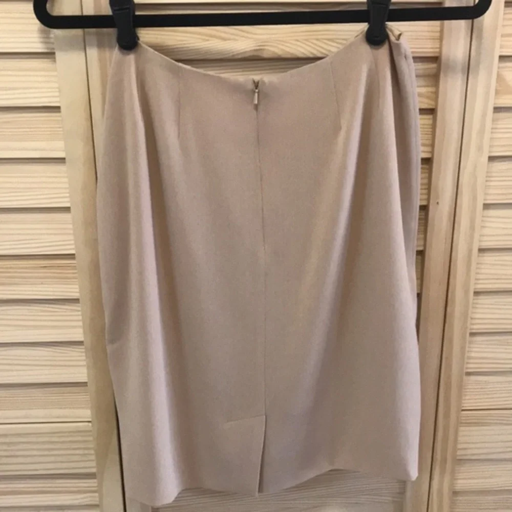 EMANUEL‎ UNGARO beige skirt, fully lined, quality, classic size 2 minimalist